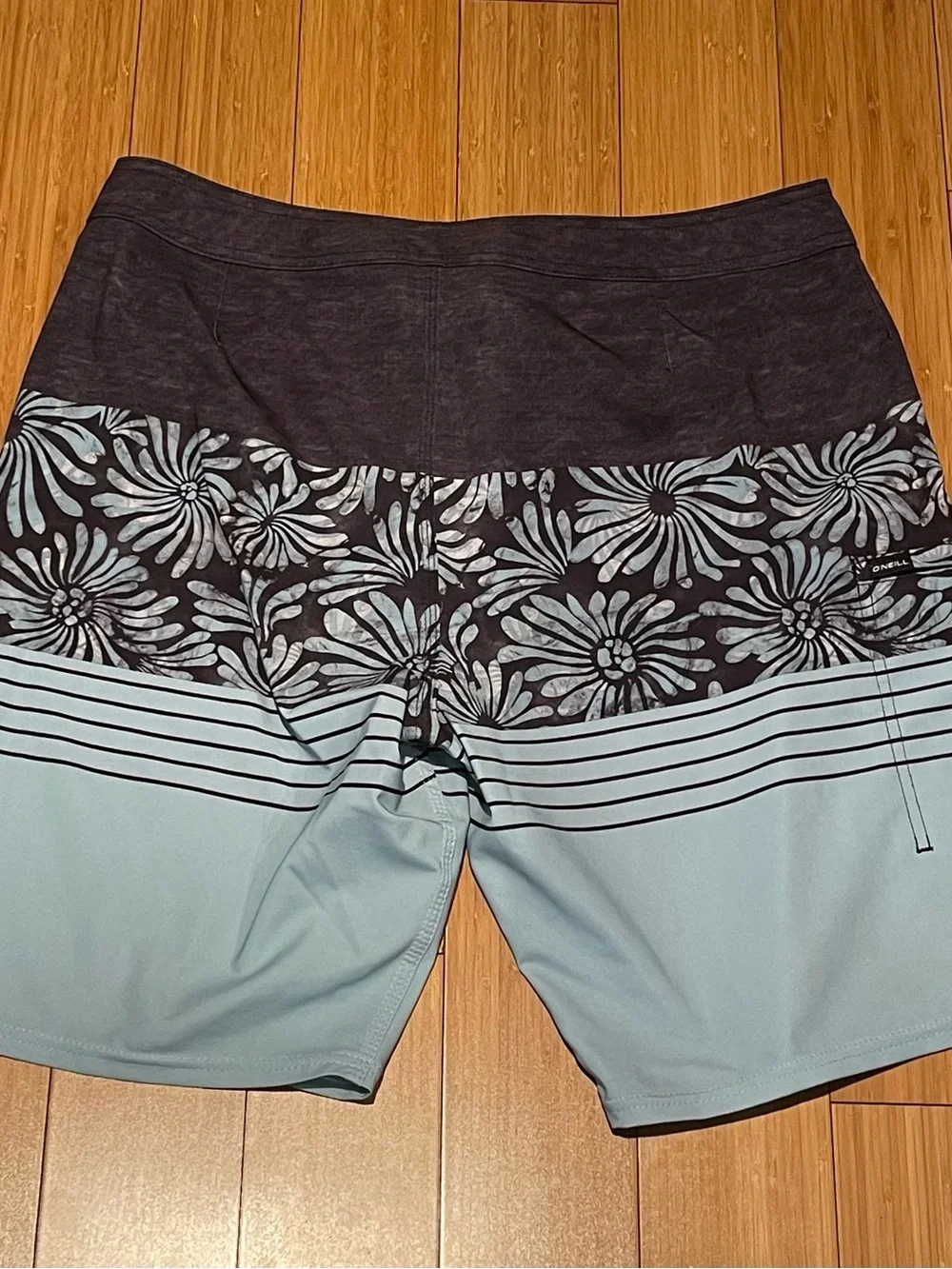 O'Neill Men's Floral & Stripe Board Shorts - Light Blue & Light Gray